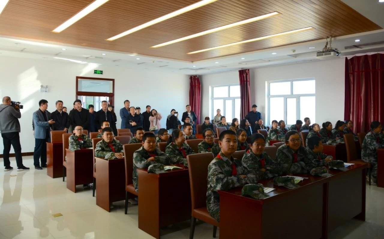 伦贝尔市首届中小学研学实践教育现场会-额尔古纳站科普教育实践观摩(2020).jpg