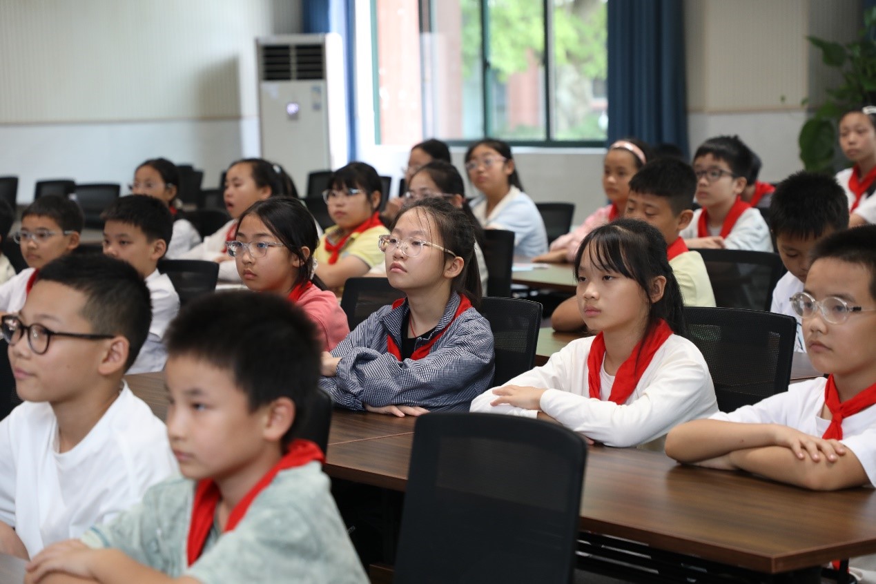 重庆江岸小学活动5.jpg 重庆江岸小学活动5.jpg