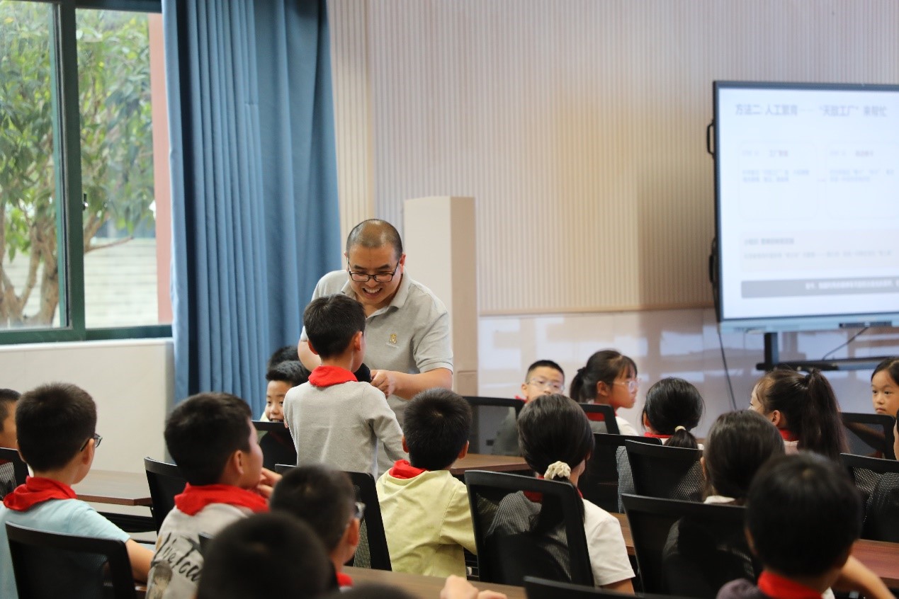 重庆江岸小学活动6.jpg 重庆江岸小学活动6.jpg